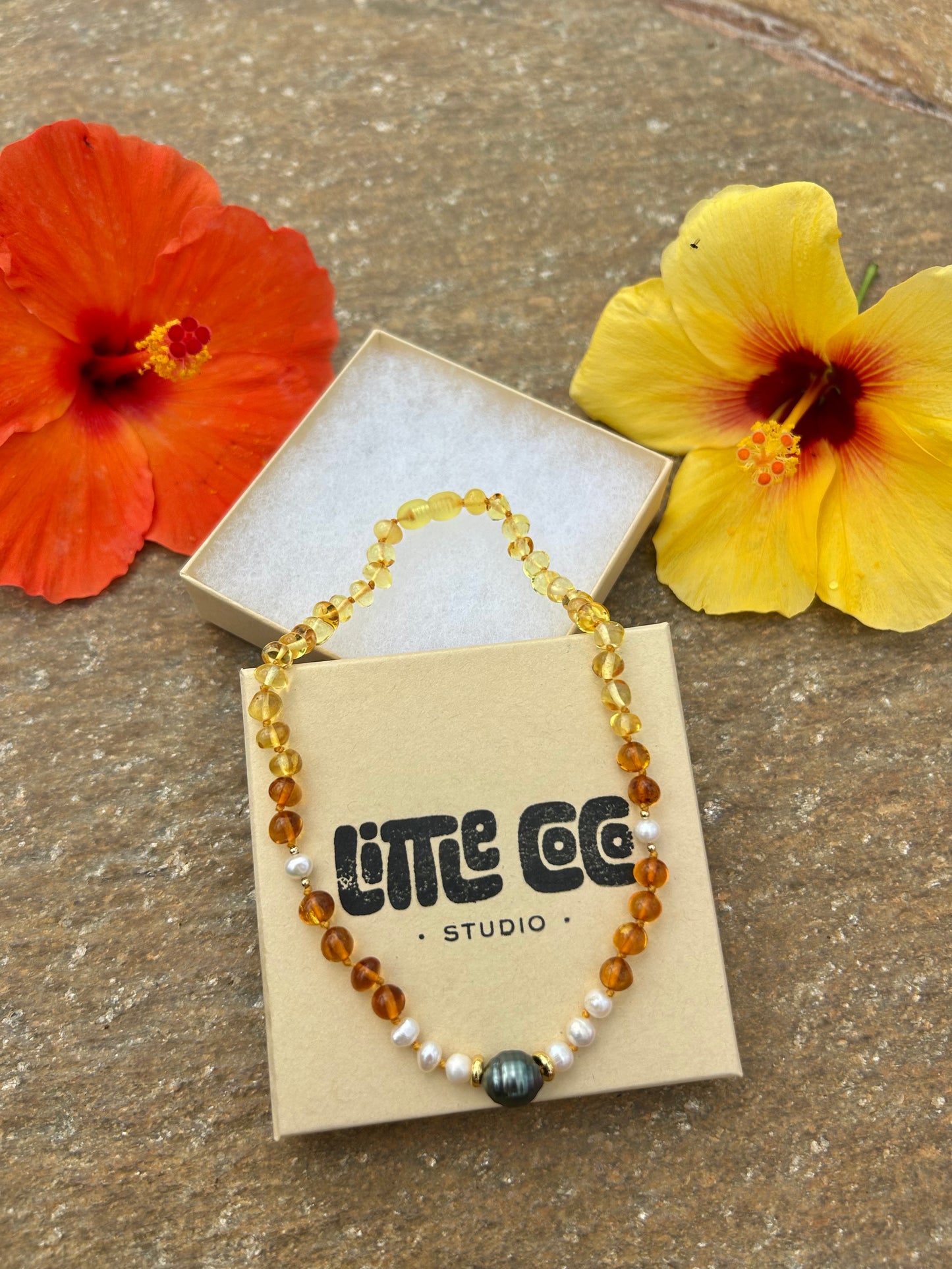 13.5" Amber & Tahitian Pearl Neck'Lei