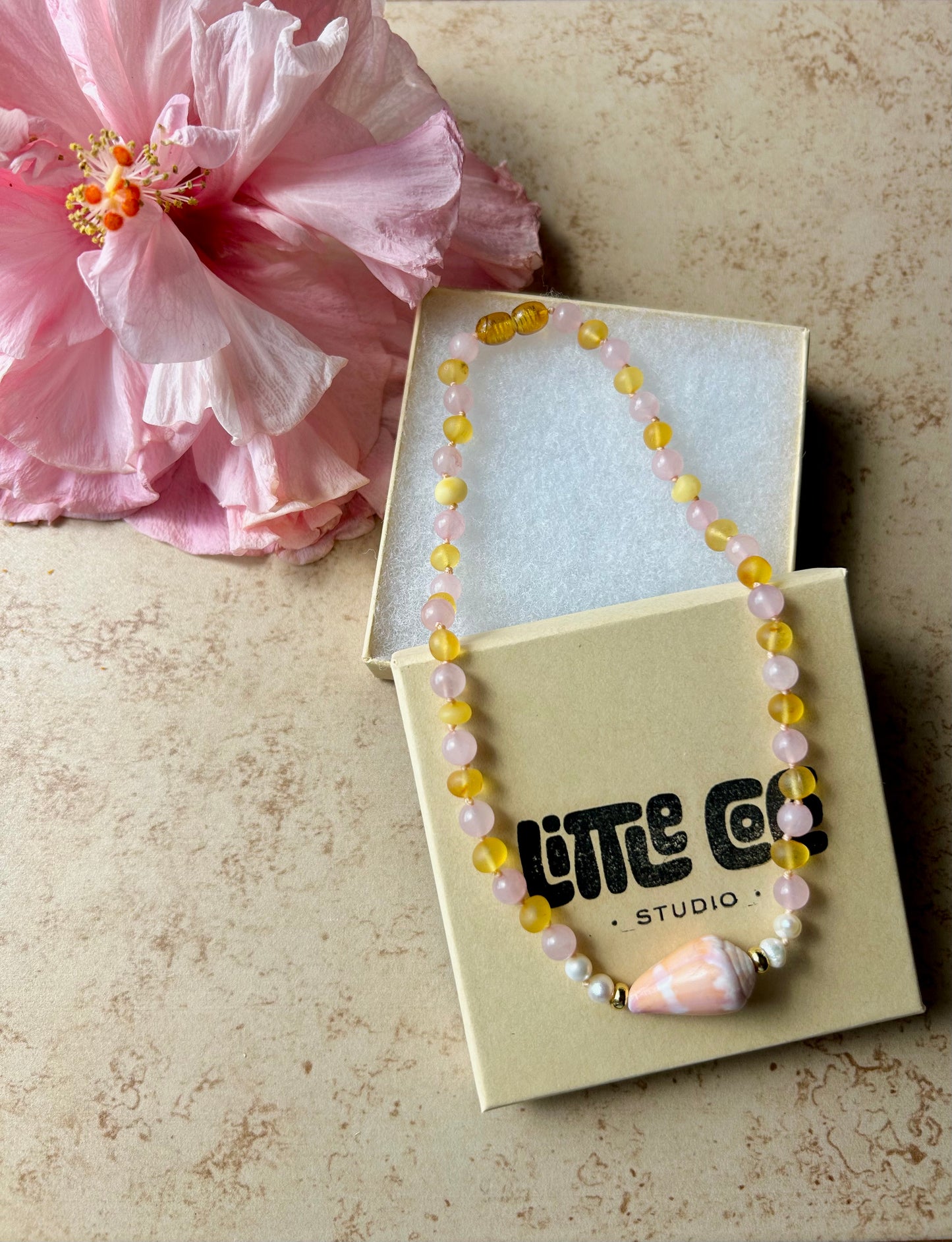 14.5" Amber & Pink/Orange Cone Shell Neck'lei
