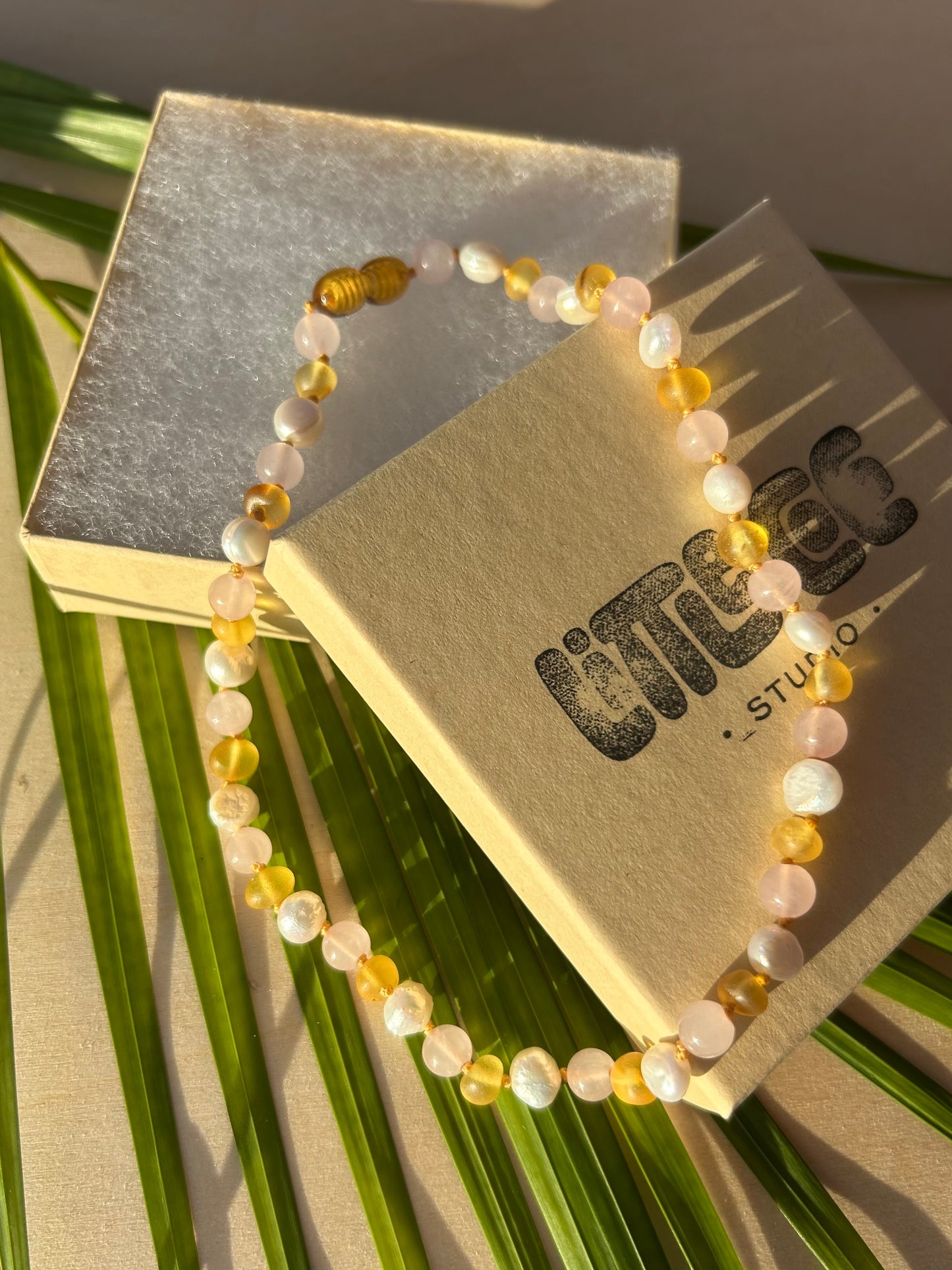 13” Amber, Rose Quartz & Pearls Neck’lei