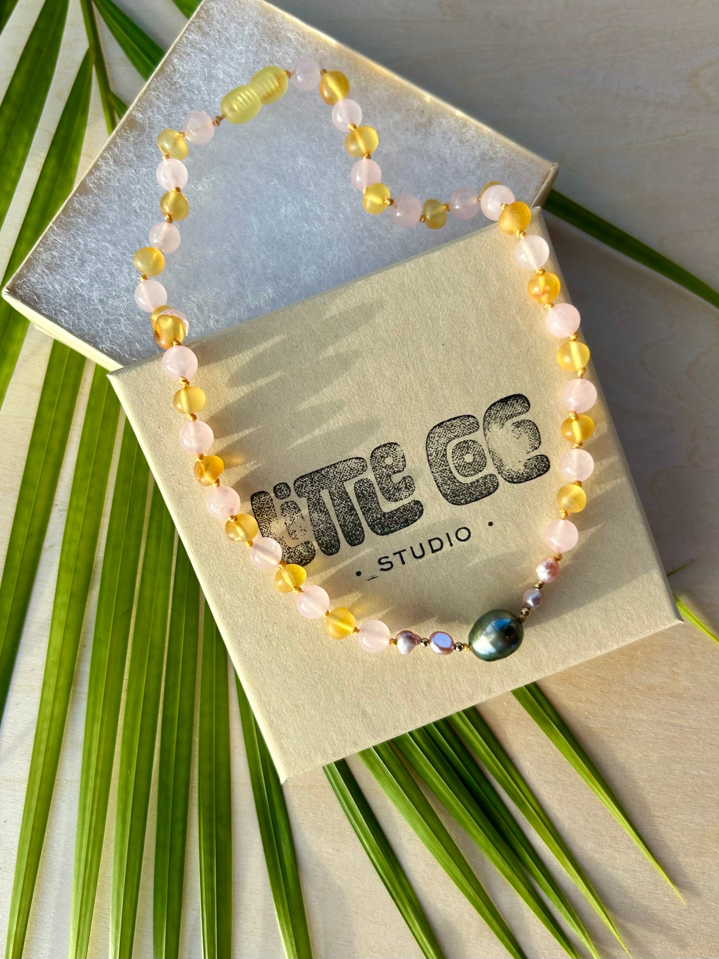 14” Amber & Tahitian pearl Neck’lei